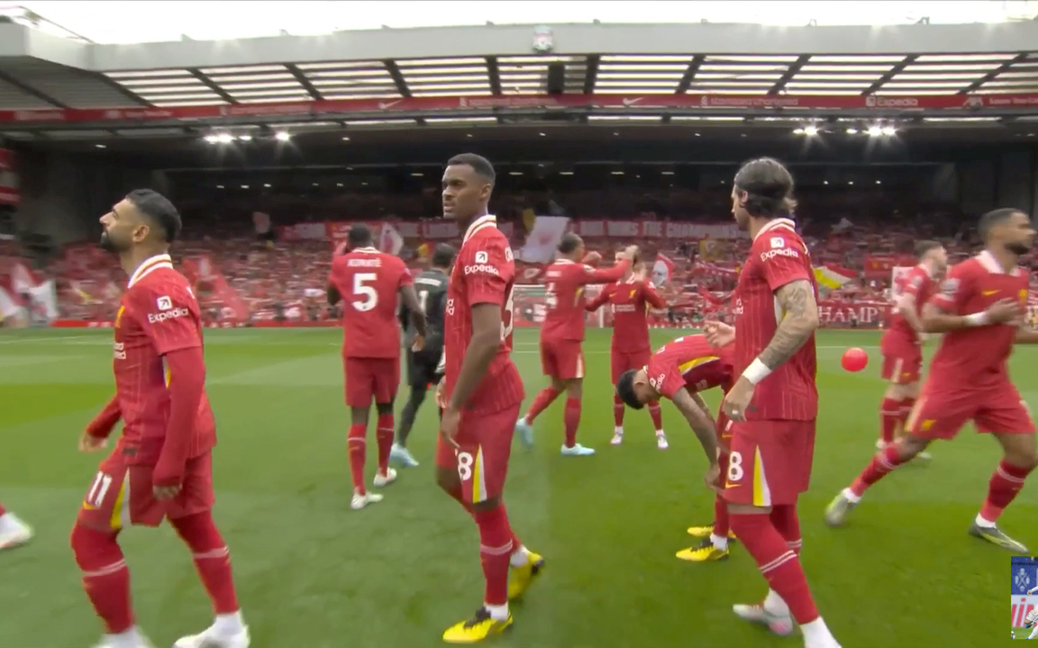 利物浦主场大获全胜，英超冠军榜首地位牢不可破